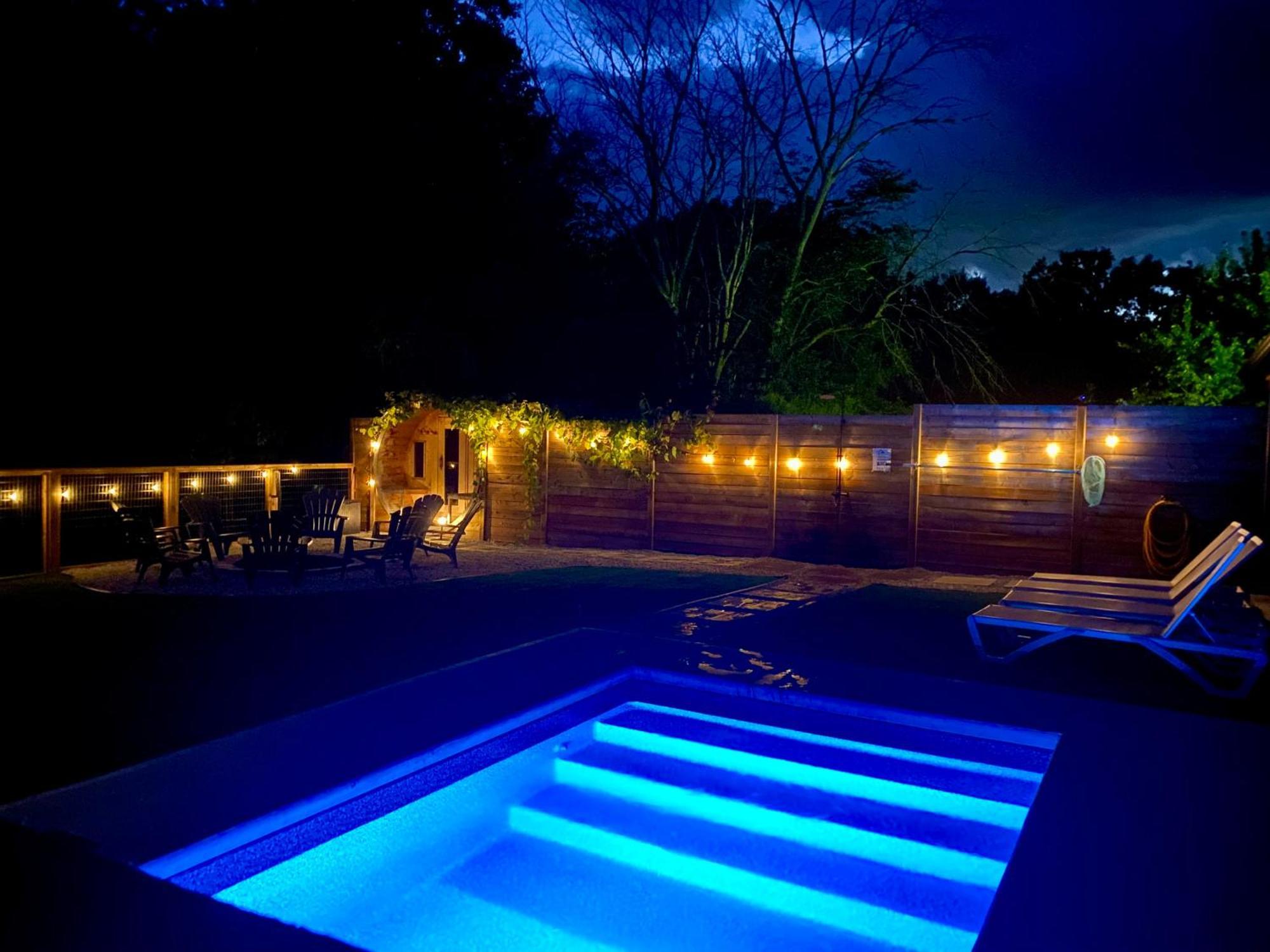 Kings Woods Lodge Resort In Wine Country With Heated Pool, Sauna & Games Kingsville エクステリア 写真